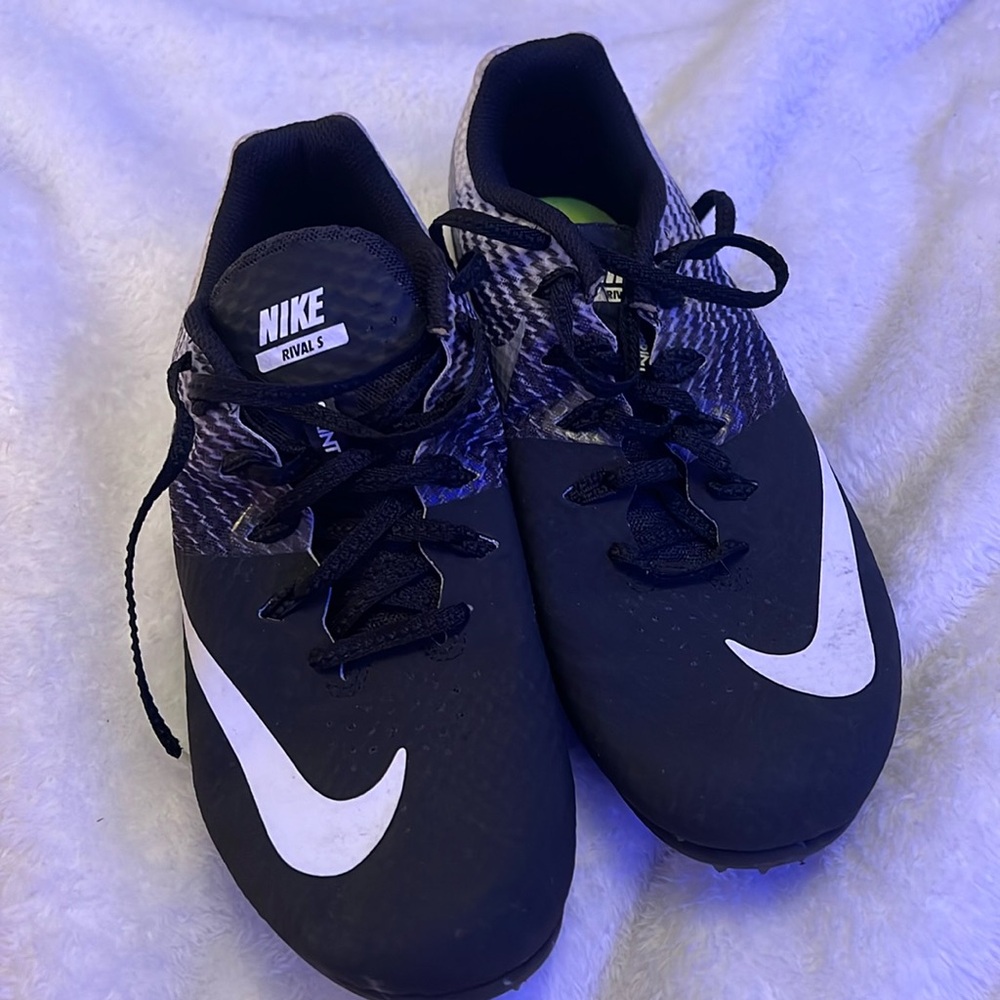 mens nike spikes for tracks
